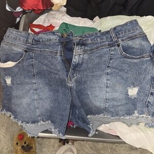 Like new City Chic 18 Harley Mid Rise Shorts